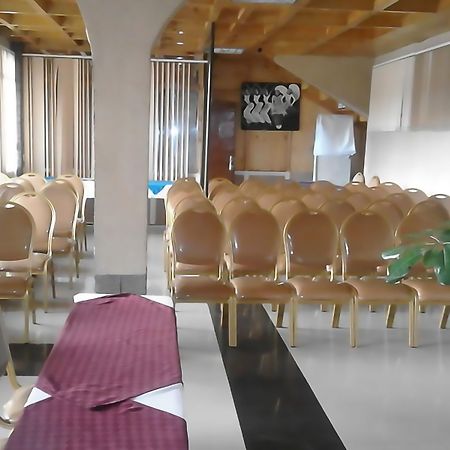 Bison Hotel Накуру Экстерьер фото