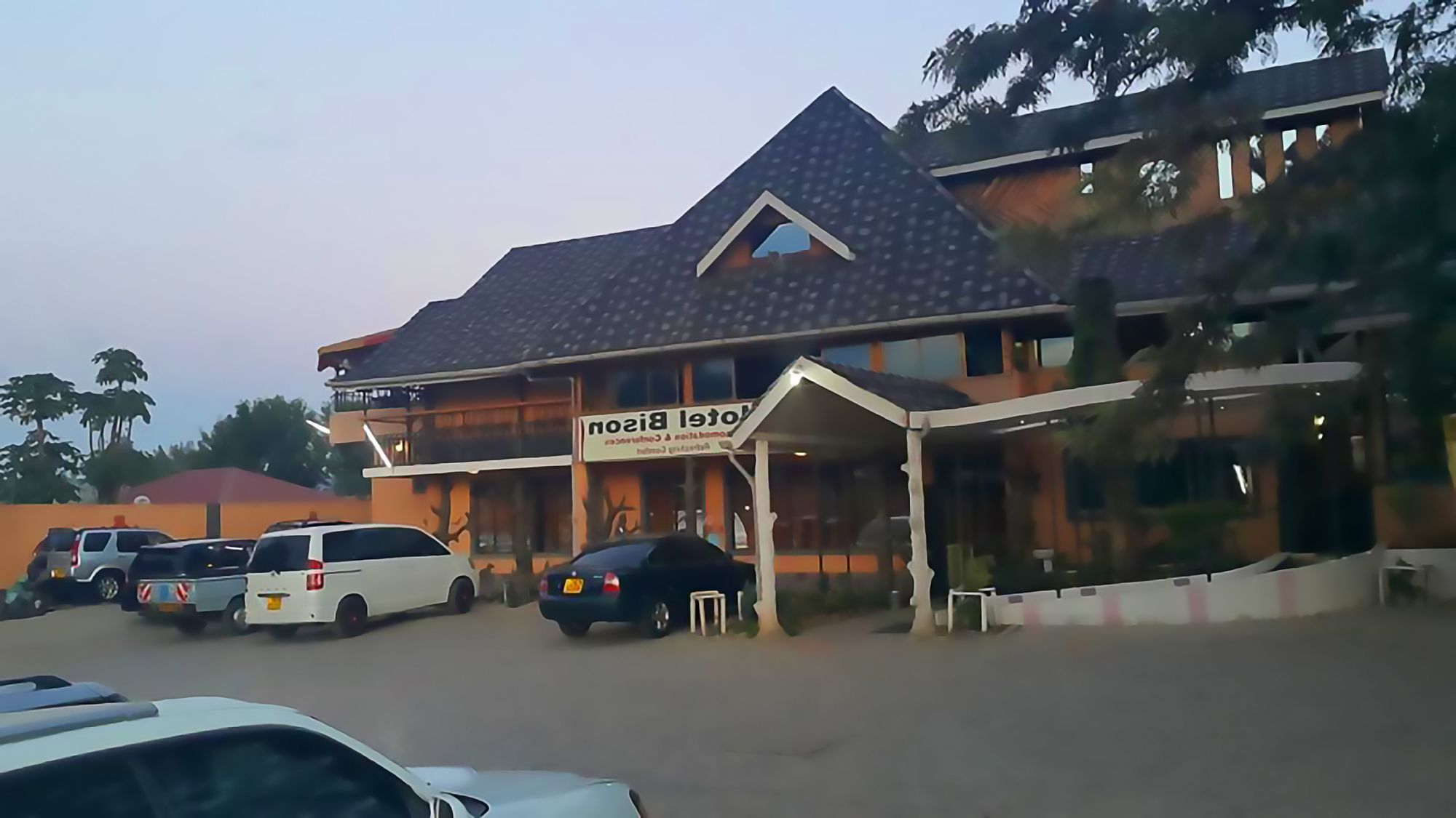 Bison Hotel Накуру Экстерьер фото
